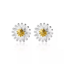 Load image into Gallery viewer, MAE Daisy Gold Studs
